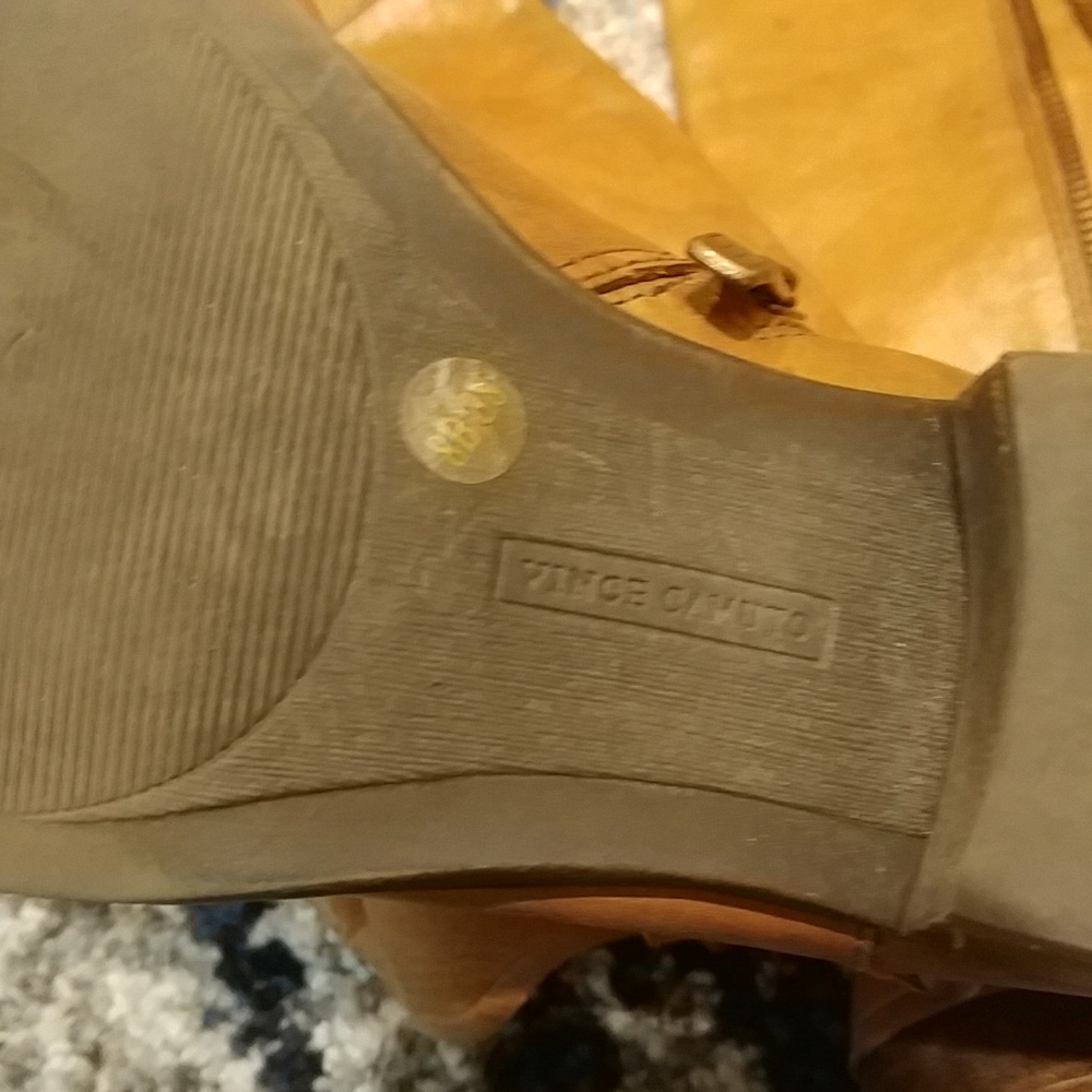Boots - Picture 3 of 8